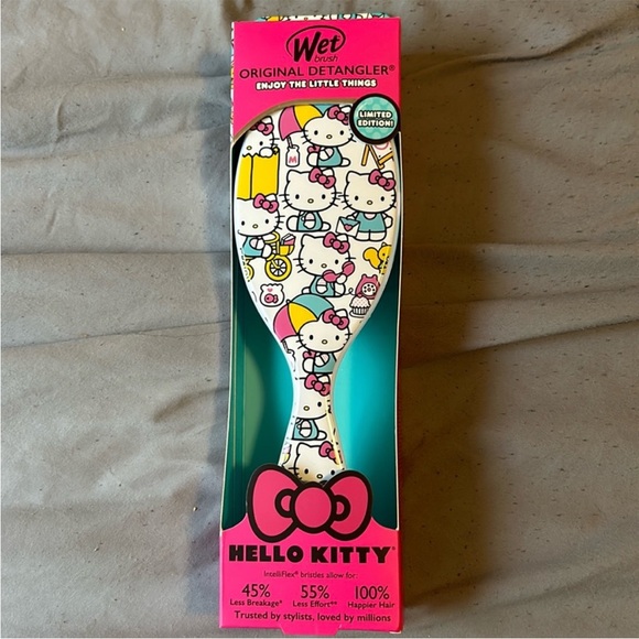 Hello Kitty Limited Edition Wet Brush Detangler - Picture 1 of 5